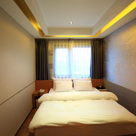 Gallery Tourist Hotel Тхонйон Екстер'єр фото