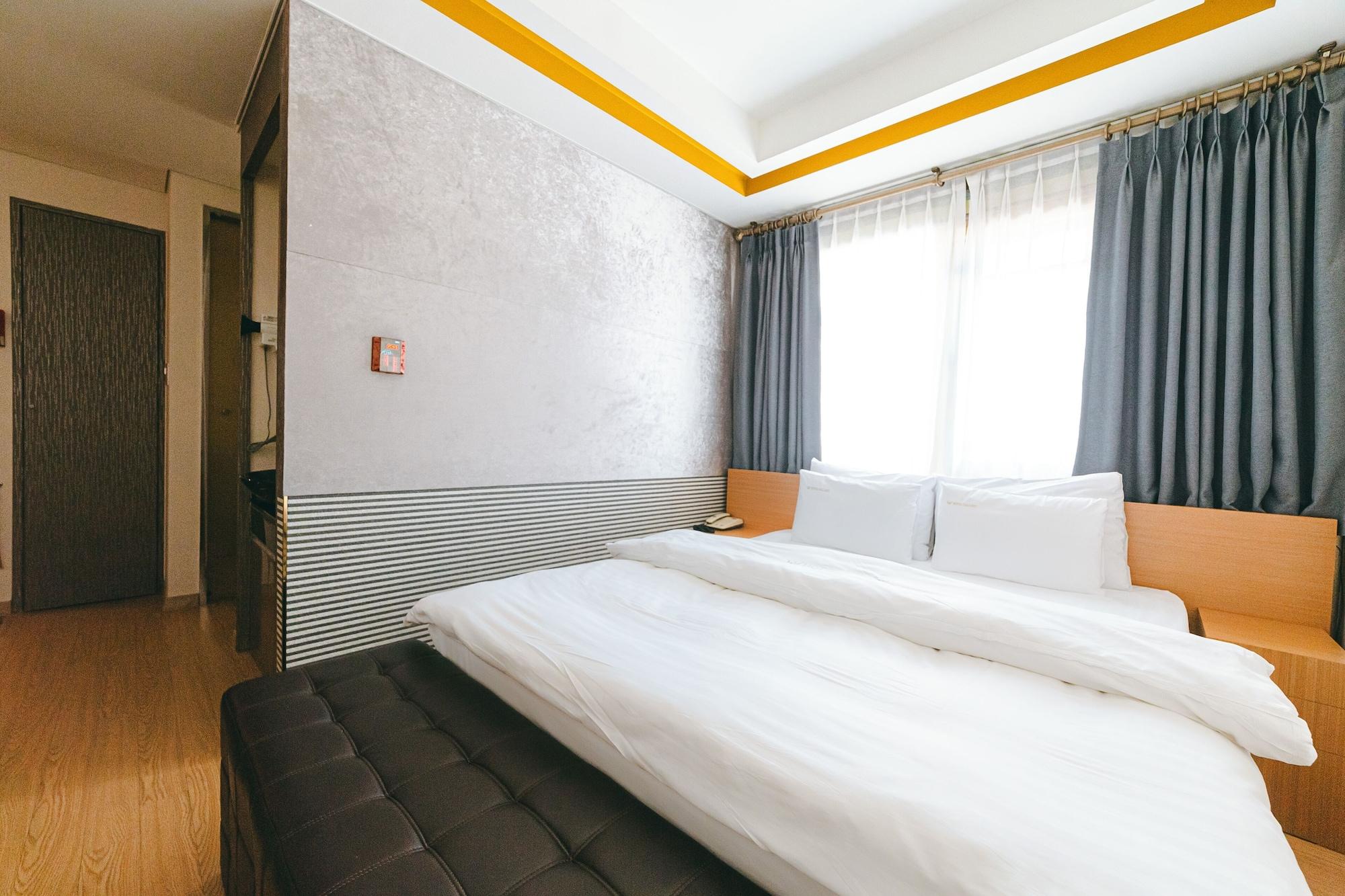 Gallery Tourist Hotel Тхонйон Екстер'єр фото