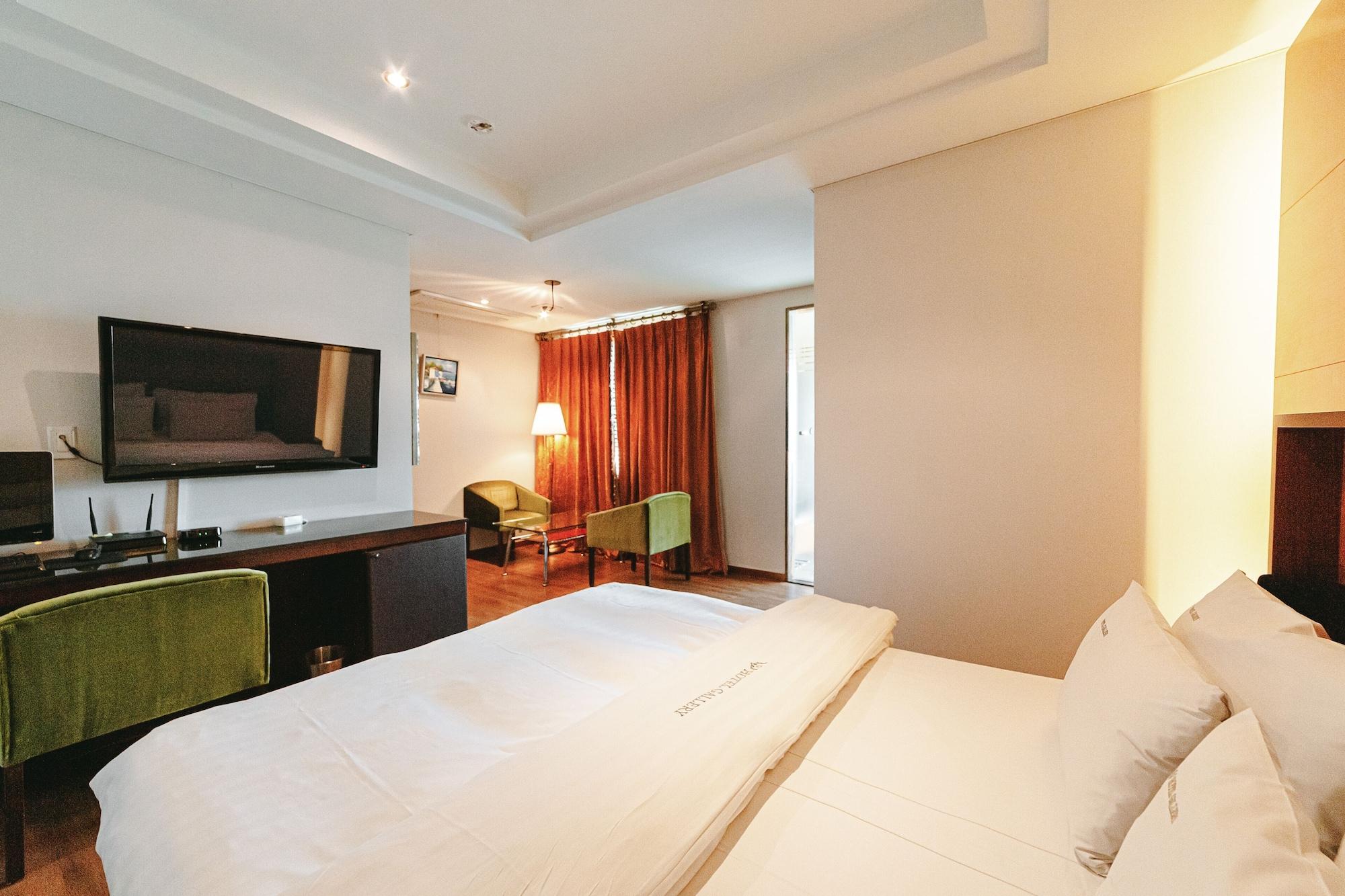 Gallery Tourist Hotel Тхонйон Екстер'єр фото