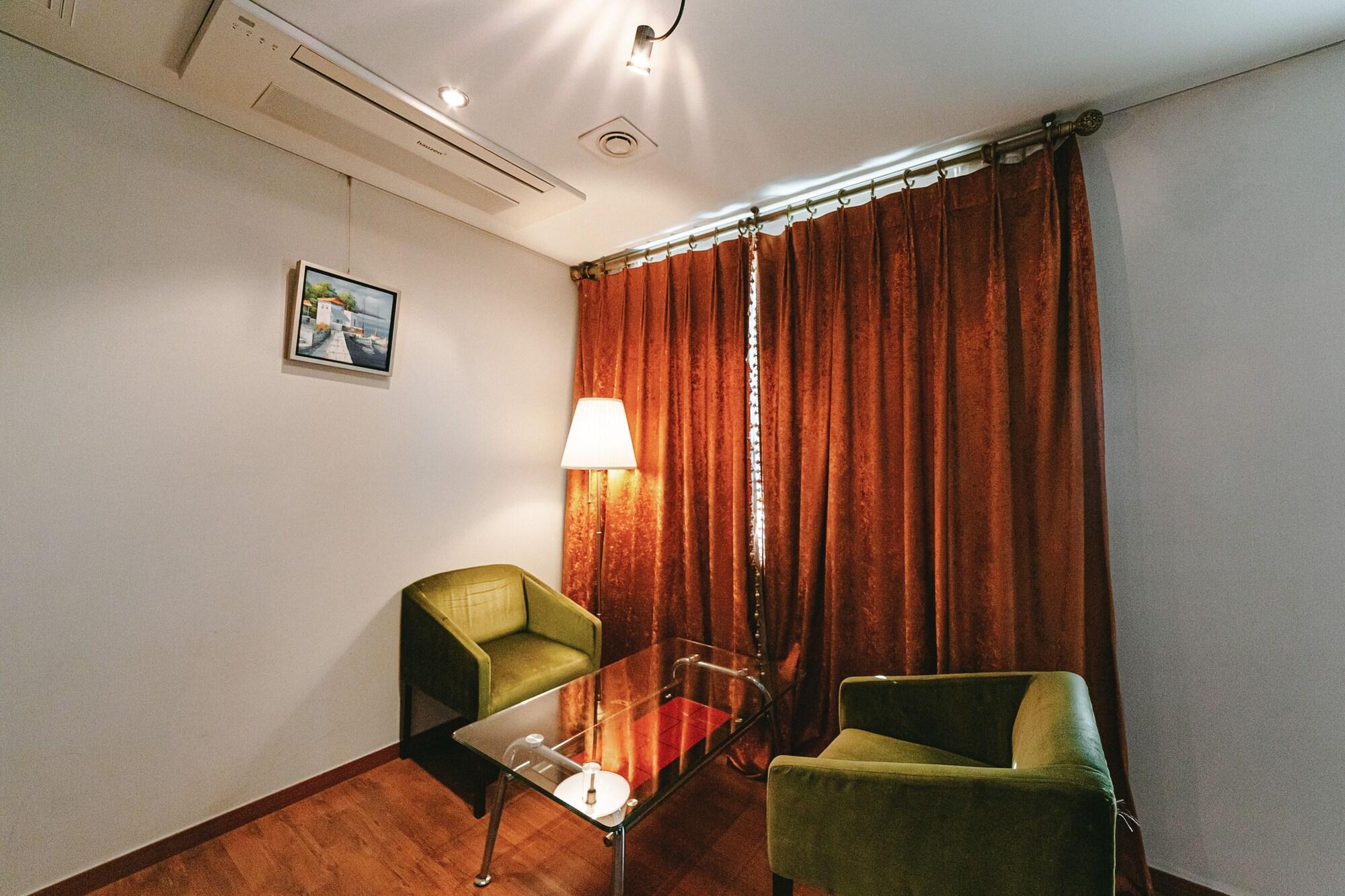 Gallery Tourist Hotel Тхонйон Екстер'єр фото