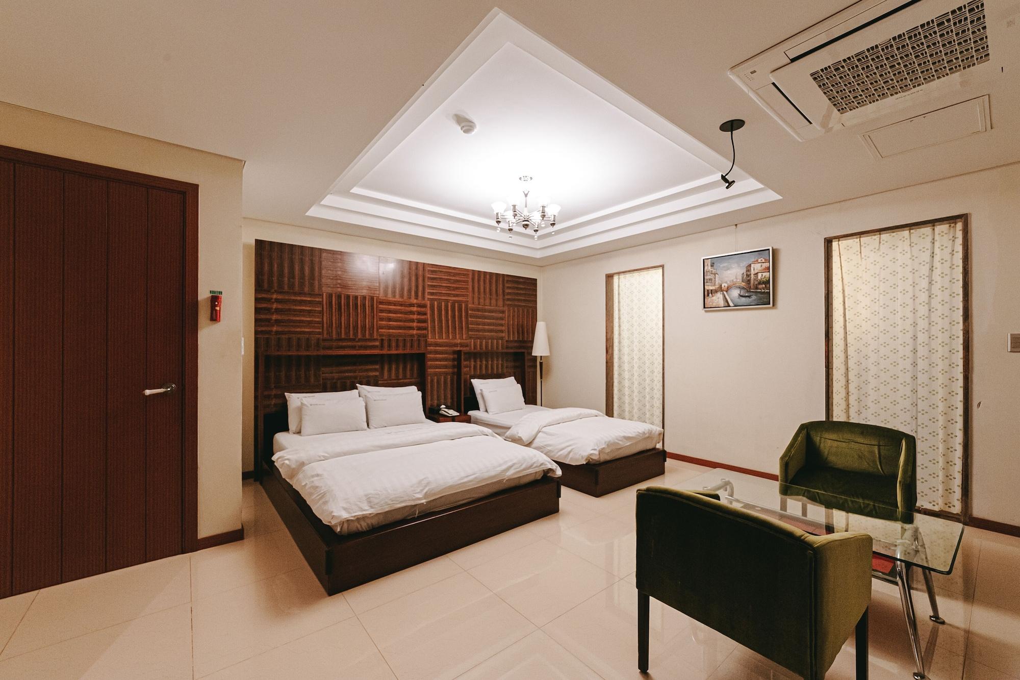 Gallery Tourist Hotel Тхонйон Екстер'єр фото