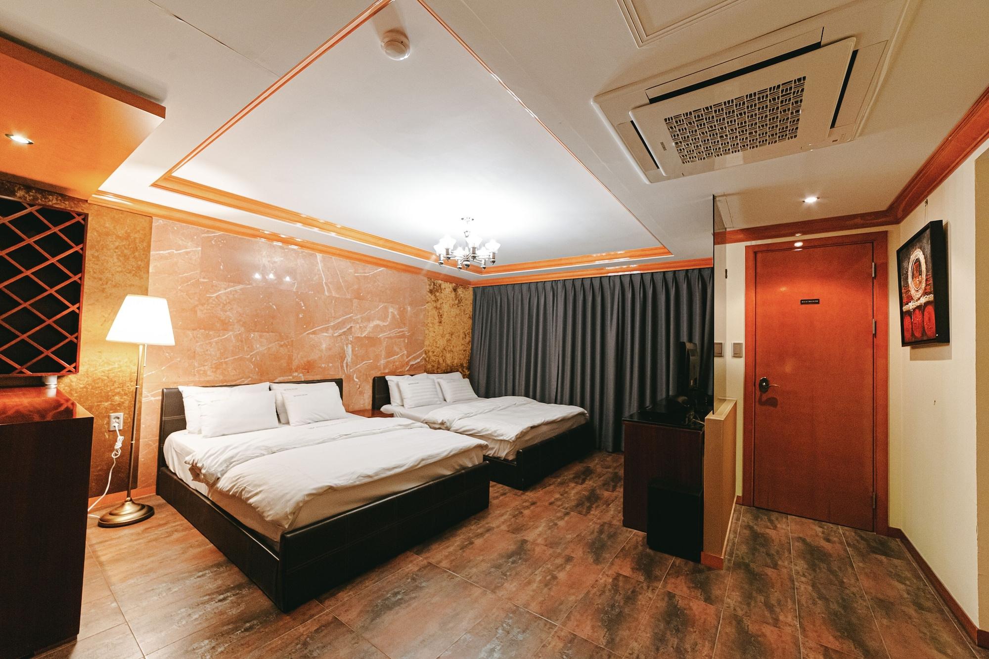 Gallery Tourist Hotel Тхонйон Екстер'єр фото