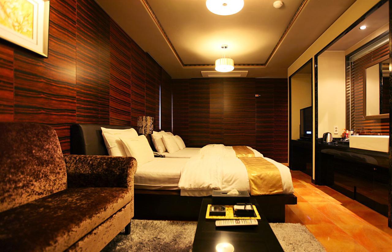 Gallery Tourist Hotel Тхонйон Екстер'єр фото