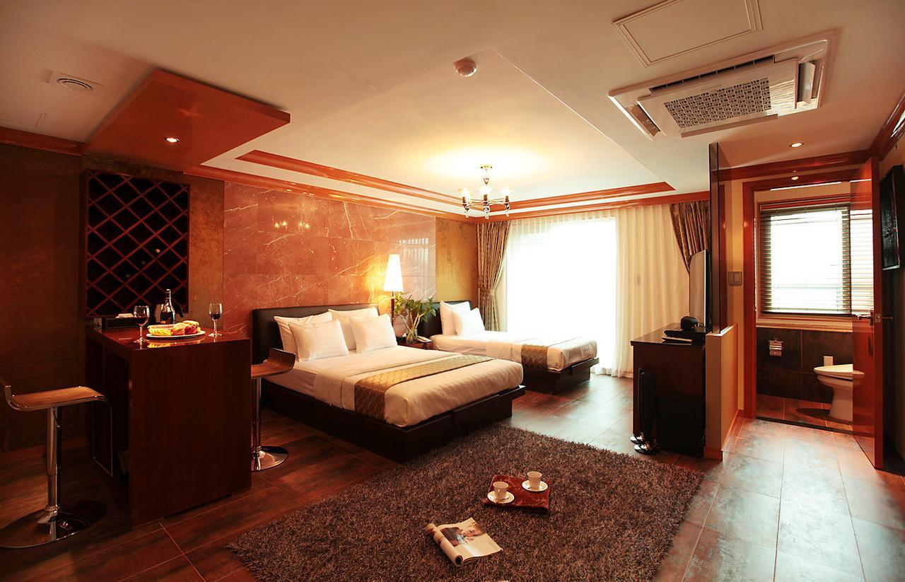 Gallery Tourist Hotel Тхонйон Екстер'єр фото