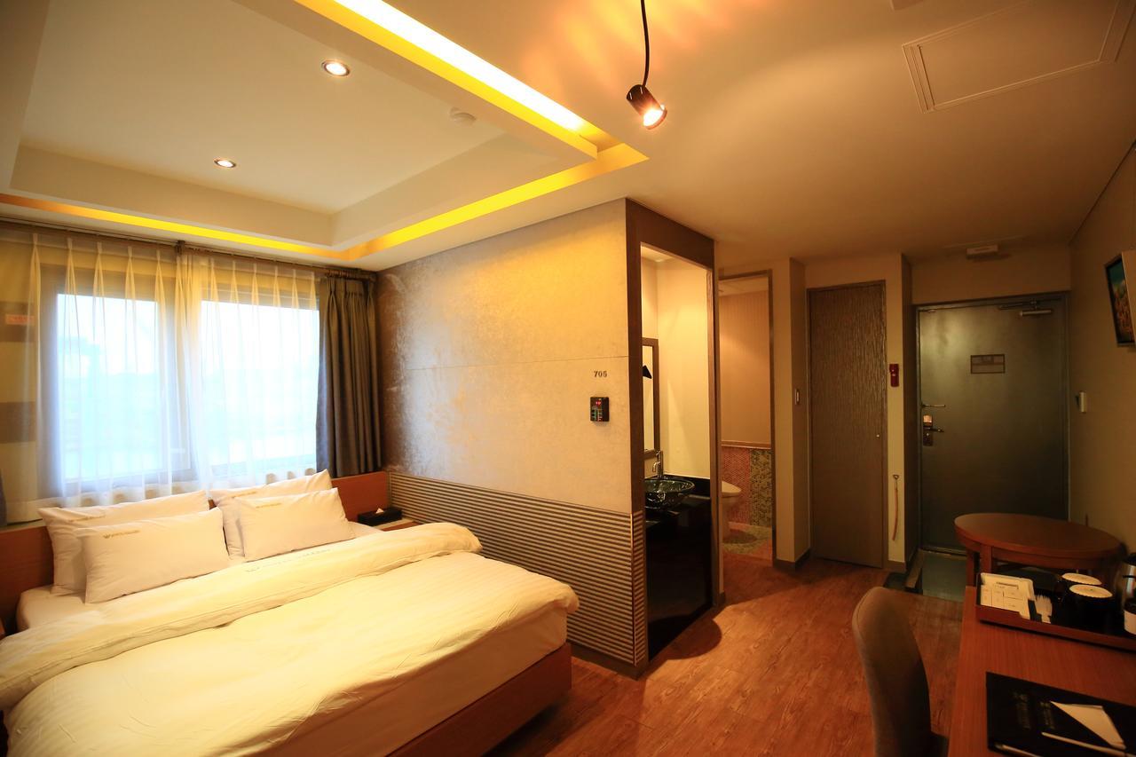 Gallery Tourist Hotel Тхонйон Екстер'єр фото