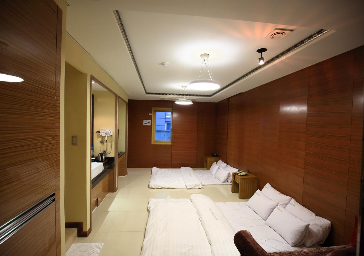 Gallery Tourist Hotel Тхонйон Екстер'єр фото