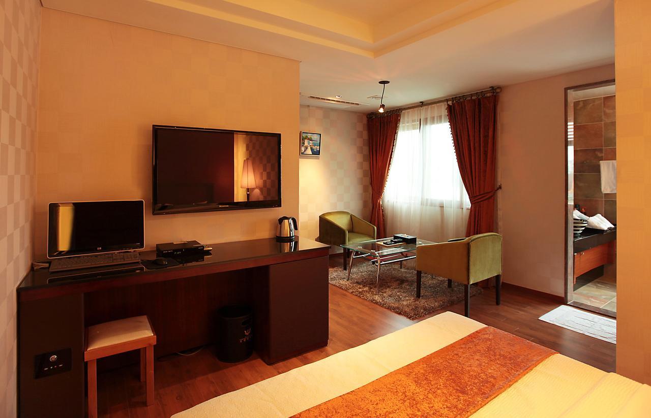 Gallery Tourist Hotel Тхонйон Номер фото