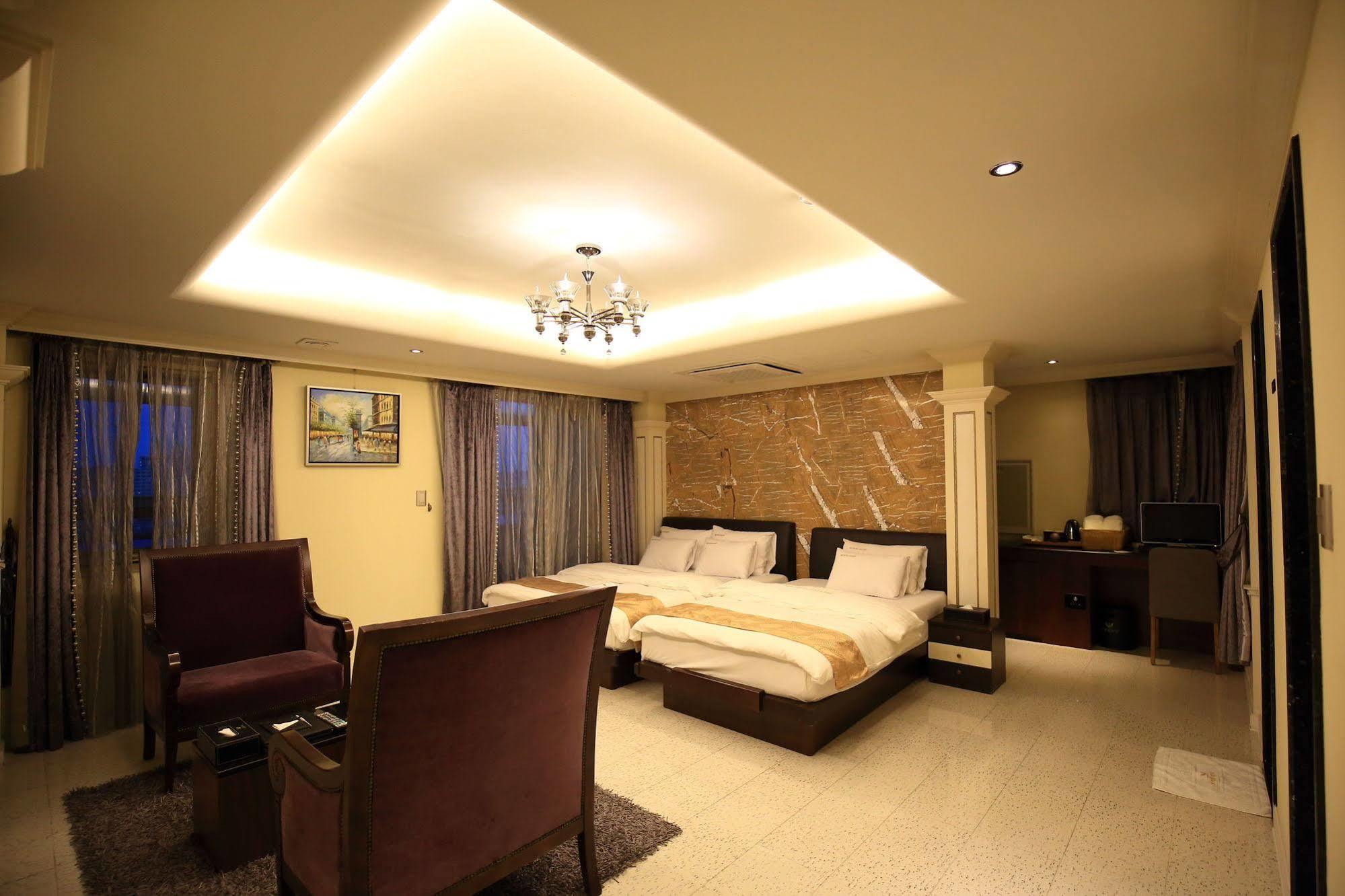 Gallery Tourist Hotel Тхонйон Екстер'єр фото